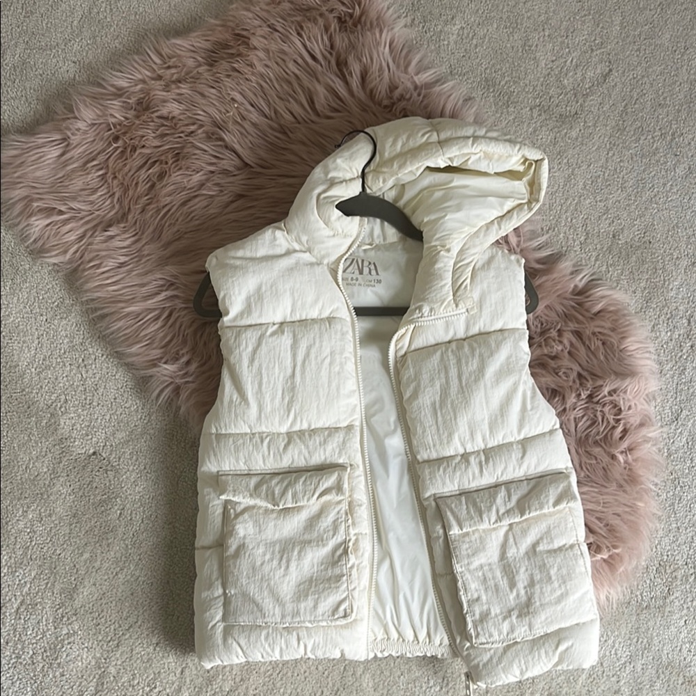 Zara White Puffer Vest with Hood